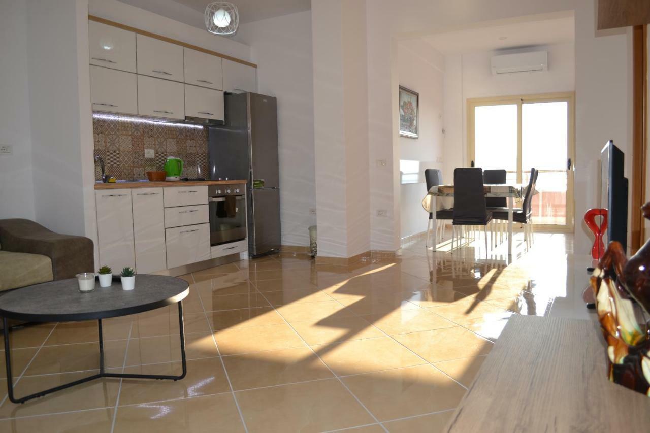 Seaview Penthouse 2 Bedrooms Apartment & Box Garage Vlorë Extérieur photo
