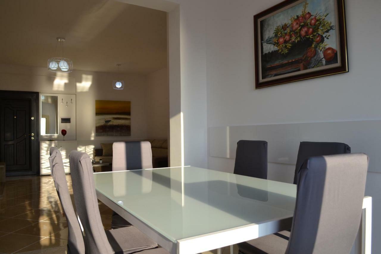 Seaview Penthouse 2 Bedrooms Apartment & Box Garage Vlorë Extérieur photo